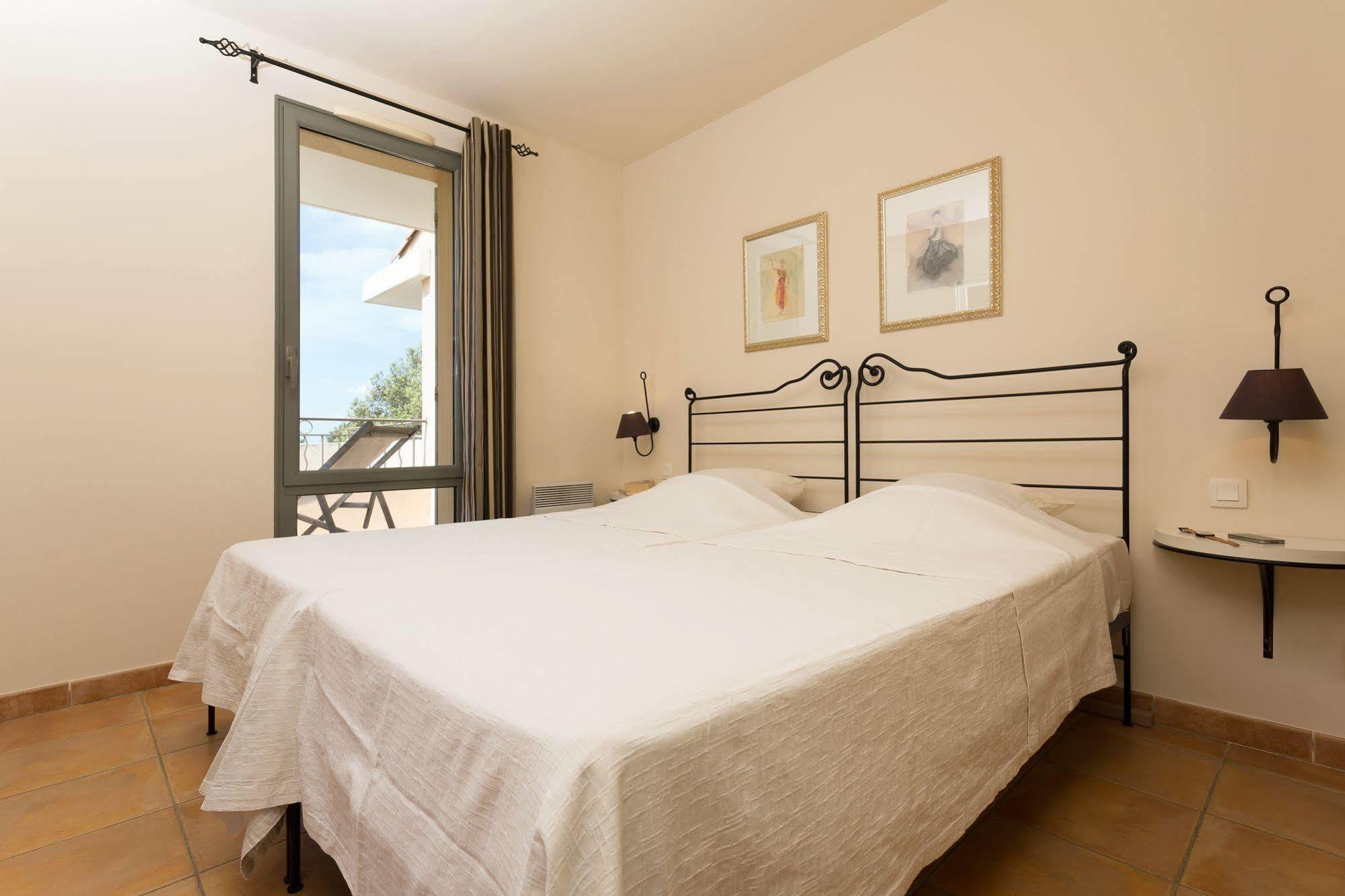 Madame Vacances Domaine Du Provence Country Club Service Premium Saumane-de-Vaucluse Esterno foto