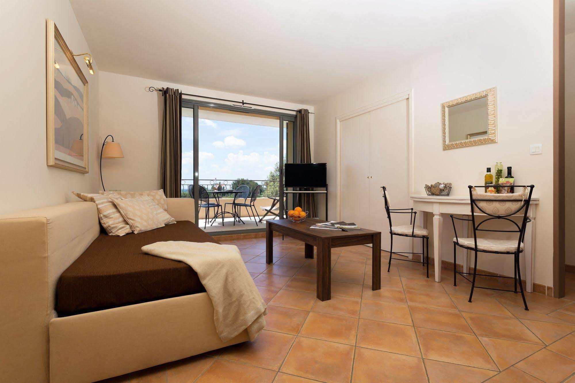 Madame Vacances Domaine Du Provence Country Club Service Premium Saumane-de-Vaucluse Esterno foto