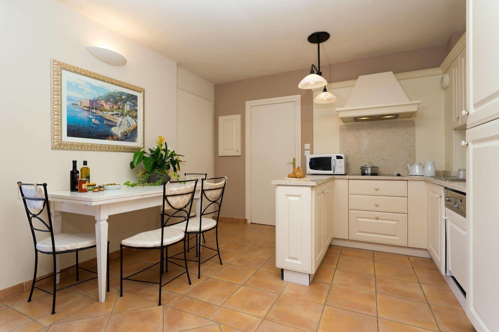 Madame Vacances Domaine Du Provence Country Club Service Premium Saumane-de-Vaucluse Esterno foto