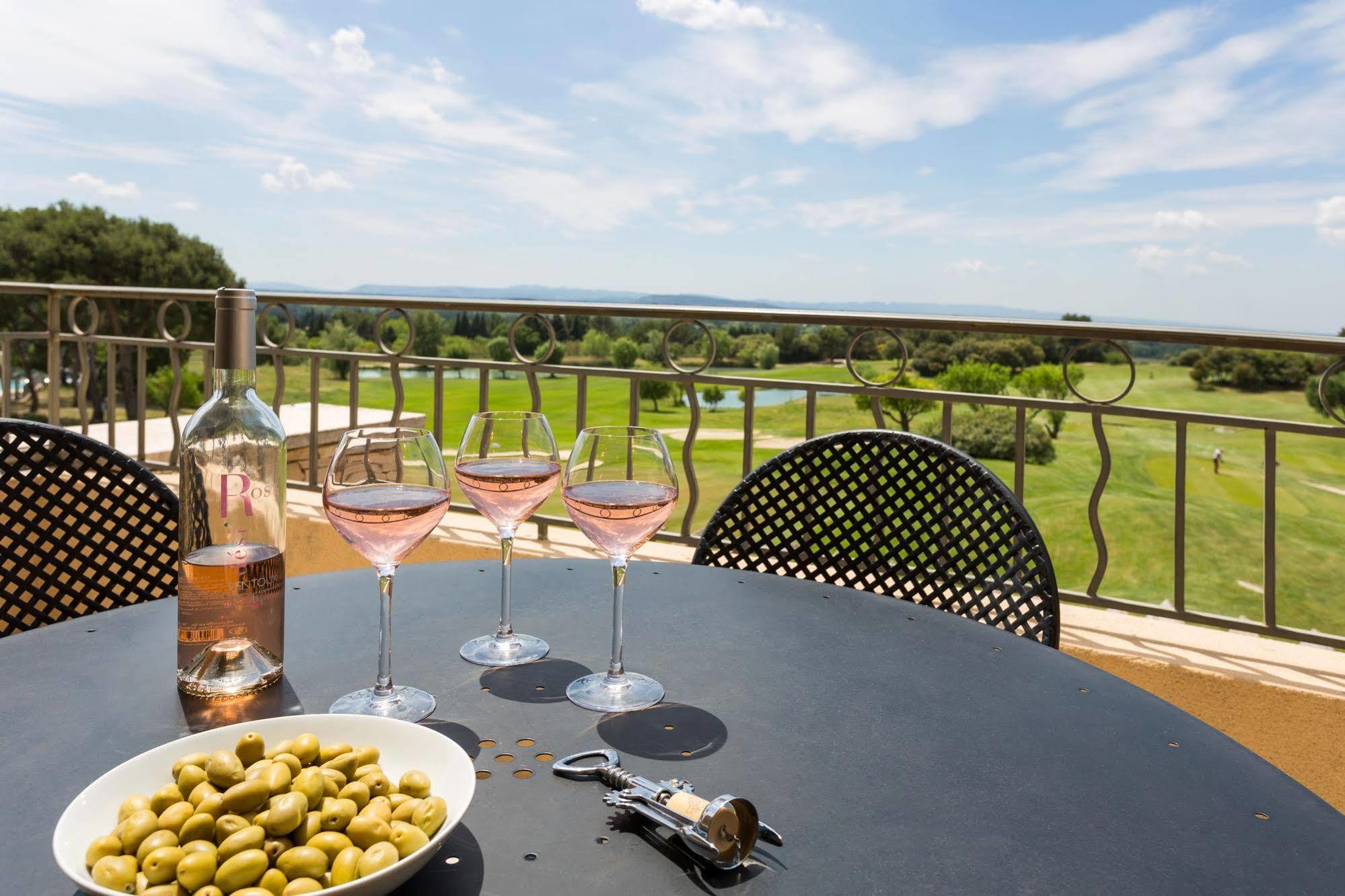 Madame Vacances Domaine Du Provence Country Club Service Premium Saumane-de-Vaucluse Esterno foto