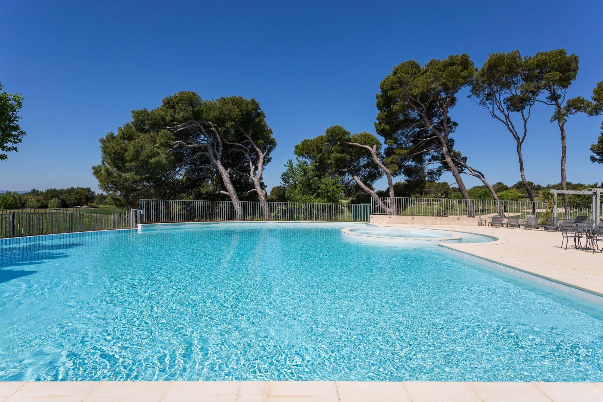 Madame Vacances Domaine Du Provence Country Club Service Premium Saumane-de-Vaucluse Esterno foto